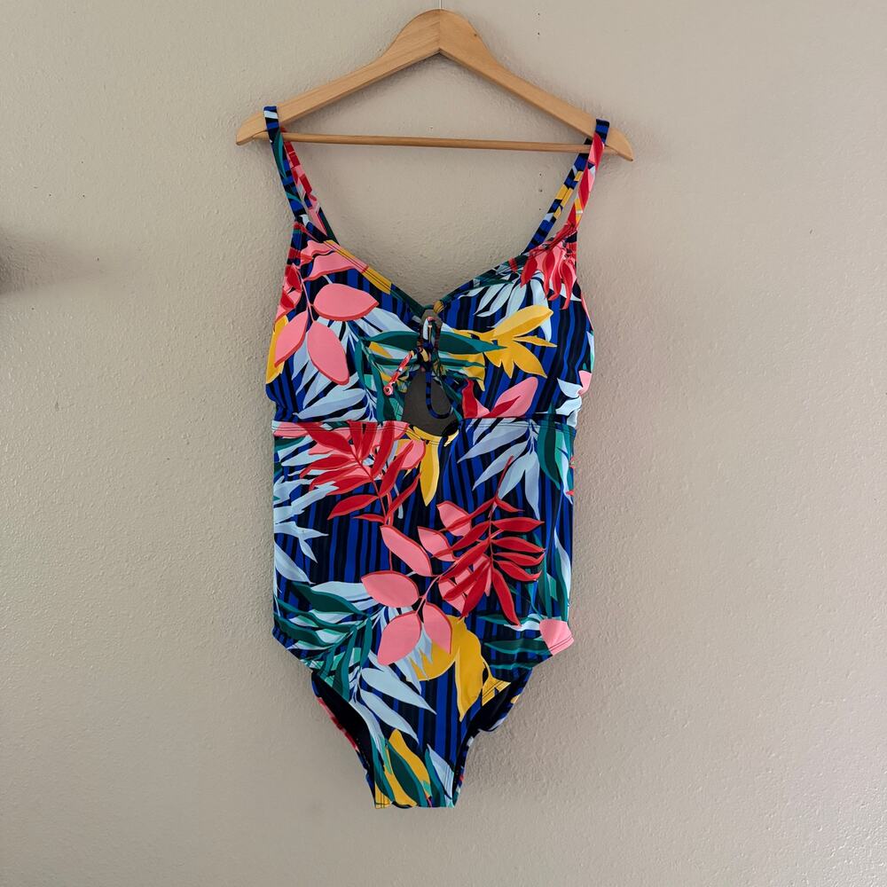 NEW Beach Betty by Miracle Brands floral one piece bathing suit